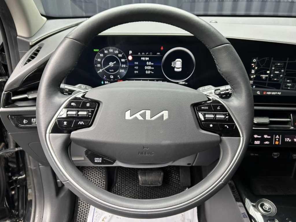 2024 KIA Niro Ref 423029 Diesel Negro - Miniatura 8