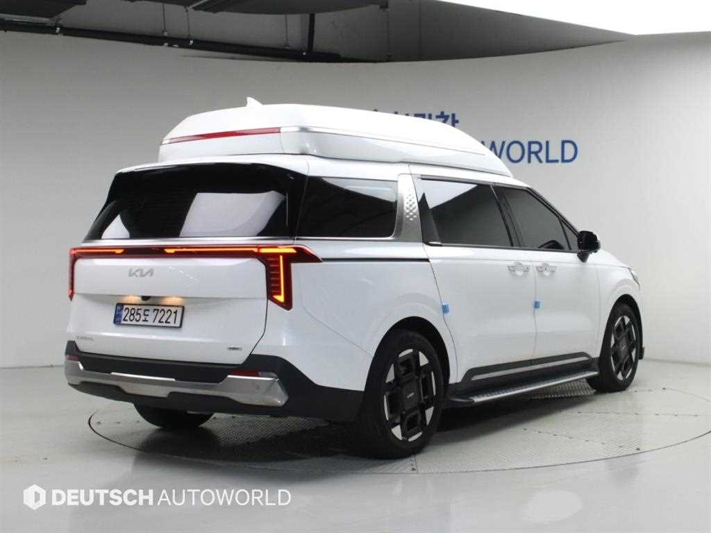 2025 Kia Carnival Hybrid Blanco - Miniatura 2