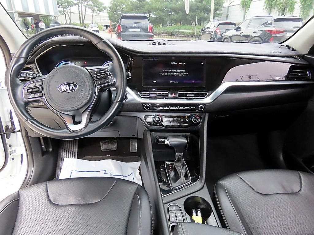 2021 Kia Niro 1.6 Blanco - Miniatura 7