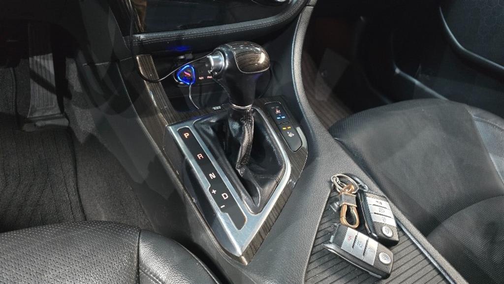 2015 Kia K5 2.0 Blanco - Miniatura 9