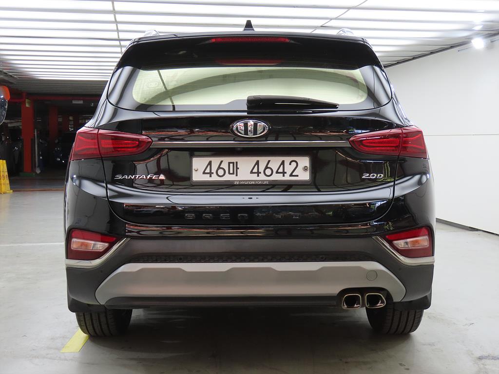 2019 Hyundai Santa Fe TM Negro - Miniatura 4