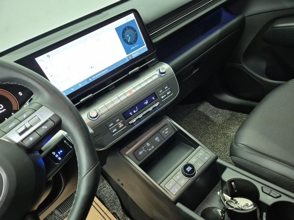 2024 Hyundai Kona New Gris - Miniatura 10