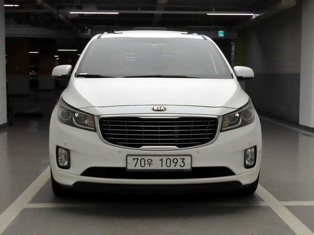 2015 Kia Carnival Diesel - Imagen 1