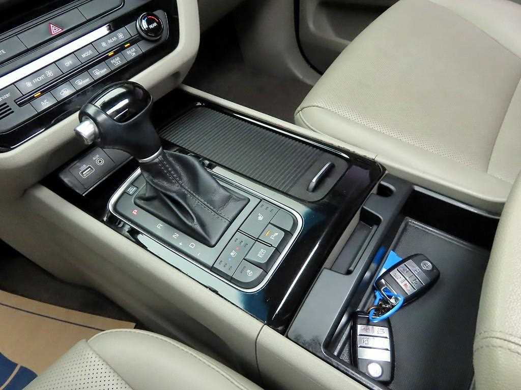 2015 Kia Carnival Diesel - Miniatura 10