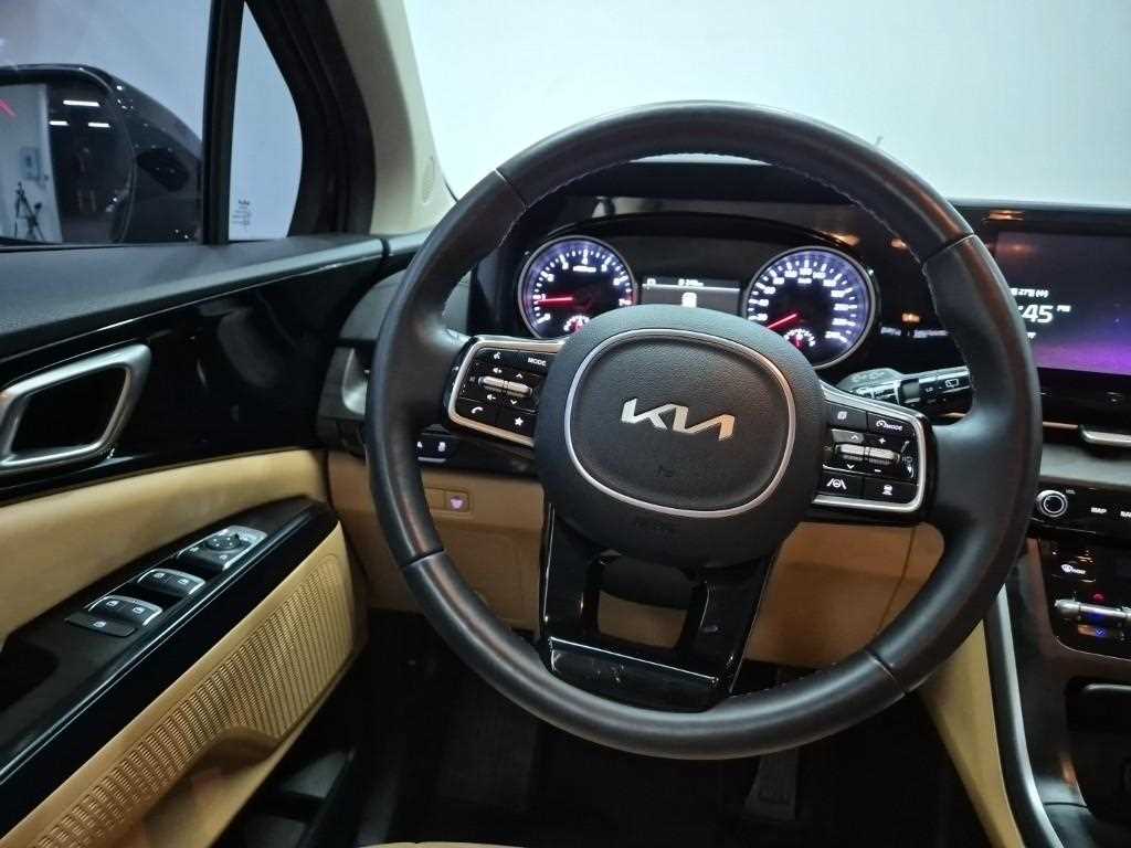 2023 Kia Carnival 4th Negro - Miniatura 9