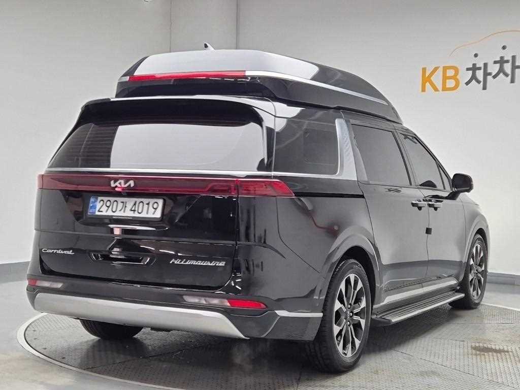 2021 Kia Carnival 4th Negro - Miniatura 3