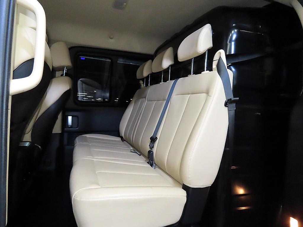 2023 Hyundai Staria Ref 422890 Diesel Negro - Miniatura 7