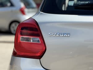 2024 SUZUKI SWIFT 4X2 Plata - Miniatura 9