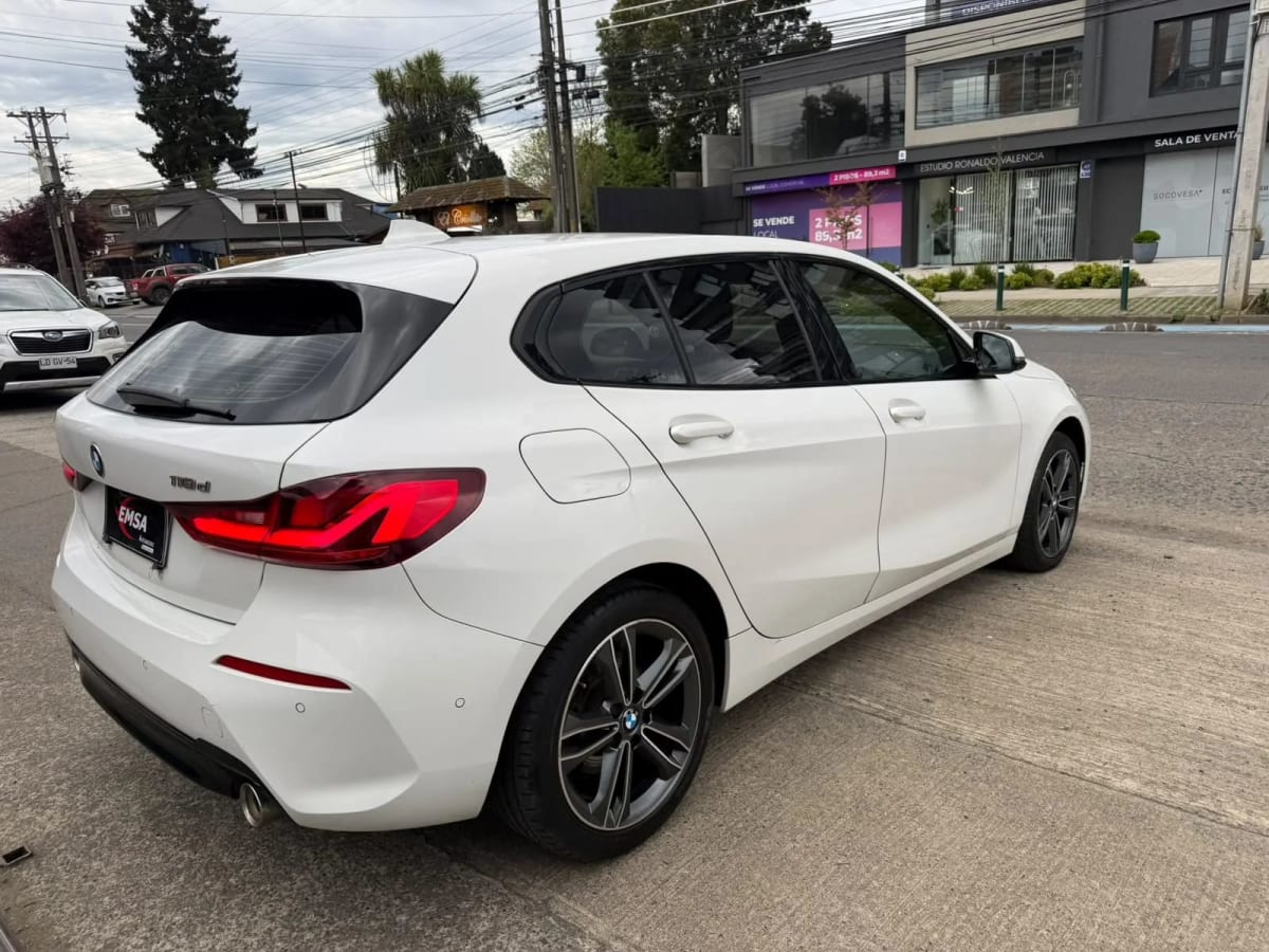 2022 BMW 118d Sport Hatchback Blanco - Miniatura 4