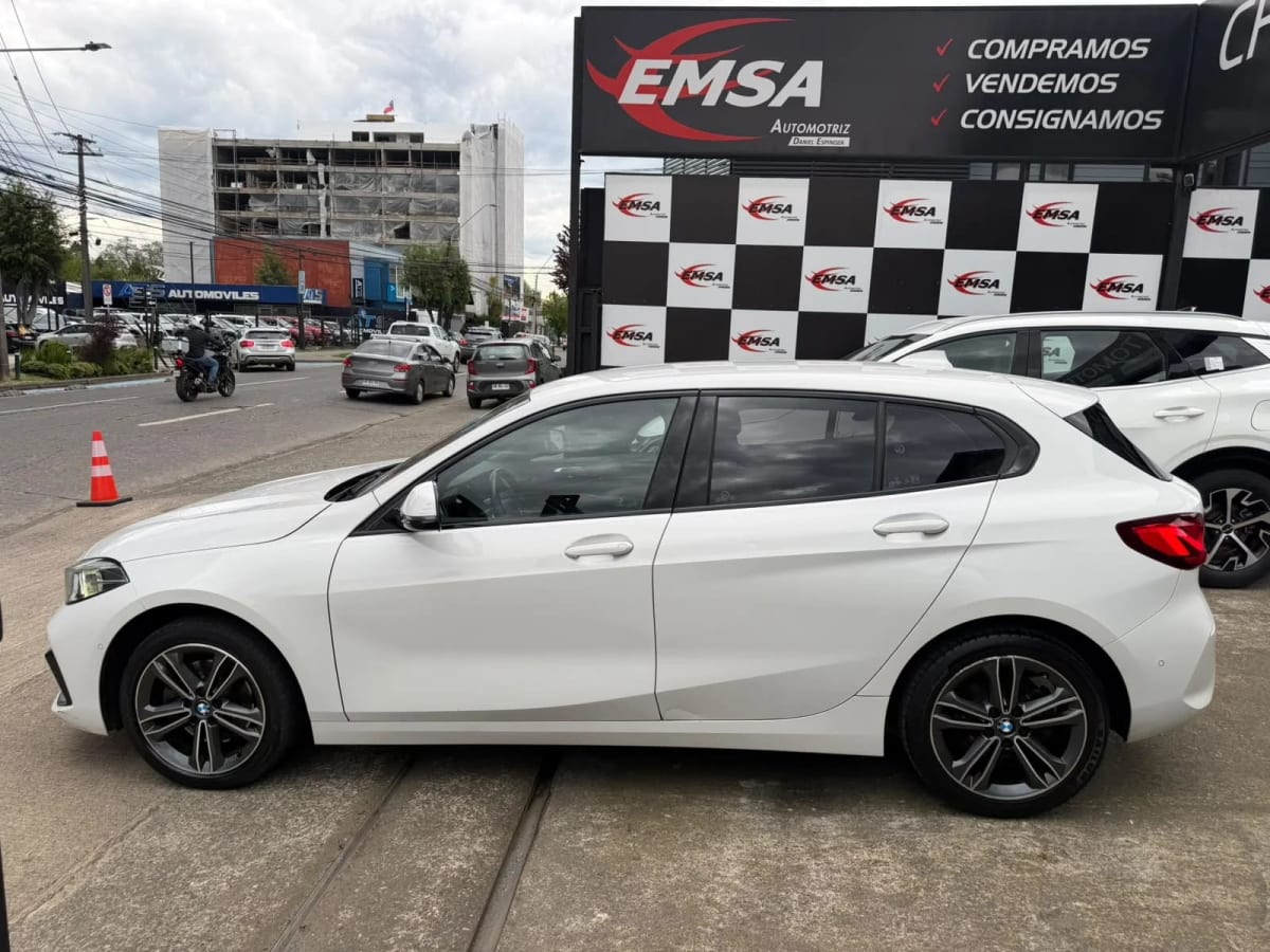 2022 BMW 118d Sport Hatchback Blanco - Miniatura 8