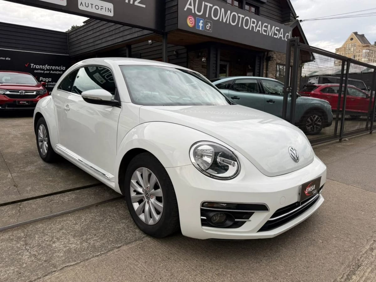 2017 Volkswagen Beettle Hatchback Blanco - Miniatura 3