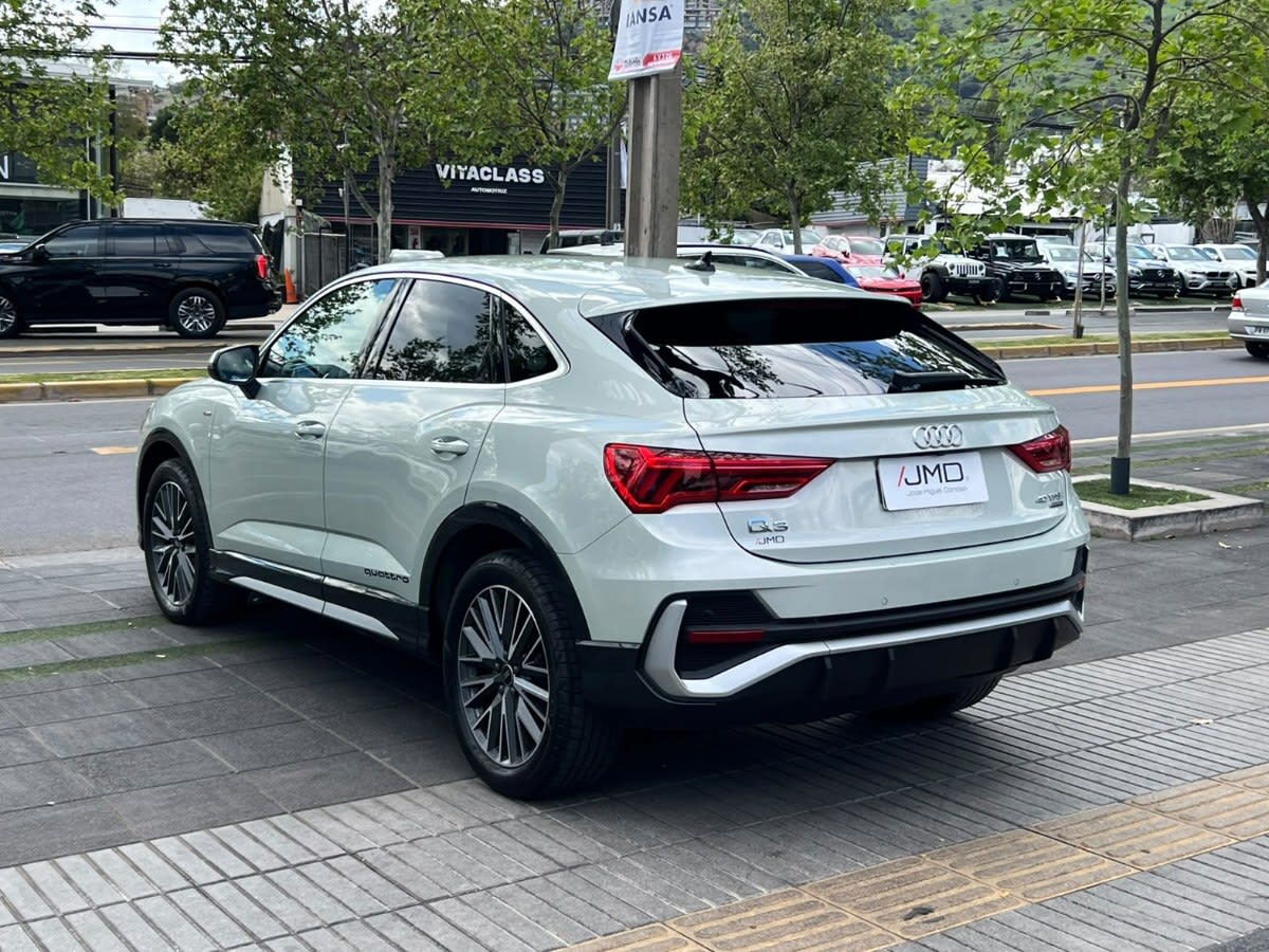 2022 Audi Q3 SPORTBACK Plata - Miniatura 4