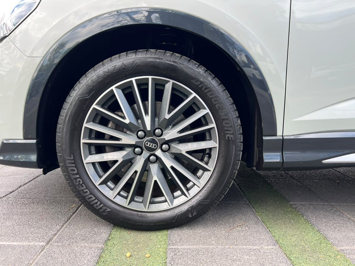 2022 Audi Q3 SPORTBACK Plata - Miniatura 10