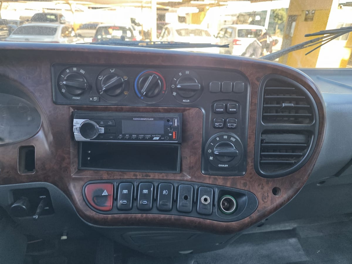 2004 Hyundai County STD Beige - Miniatura 5