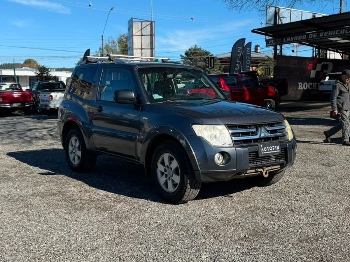 2009 Mitsubishi Montero 3.2 Gris - Imagen 1