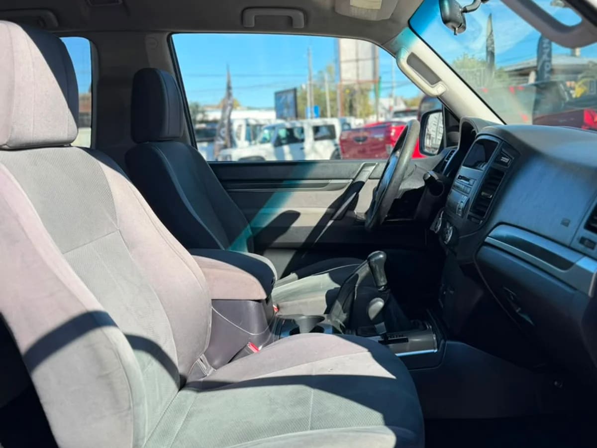 2009 Mitsubishi Montero 3.2 Gris - Miniatura 6