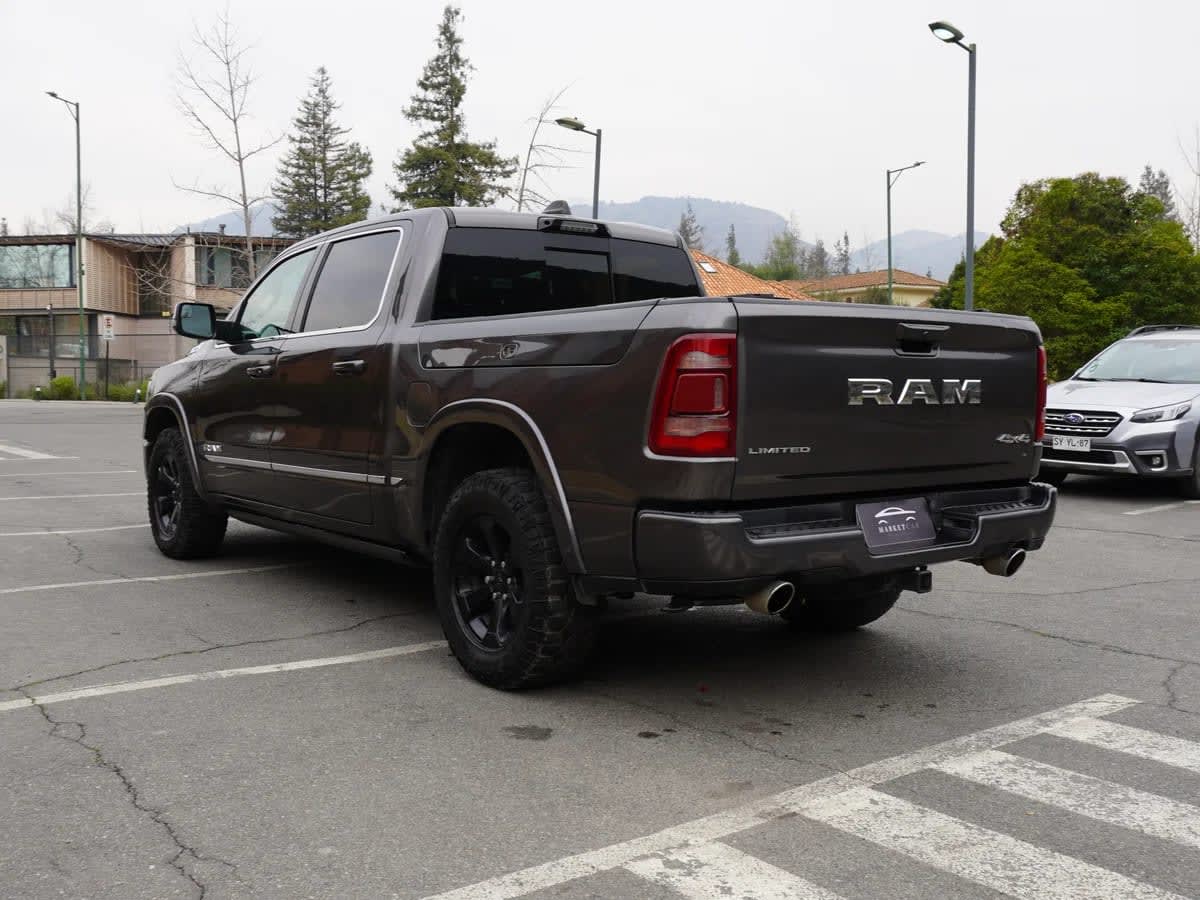 2023 RAM 1500 Limited Gris - Miniatura 7