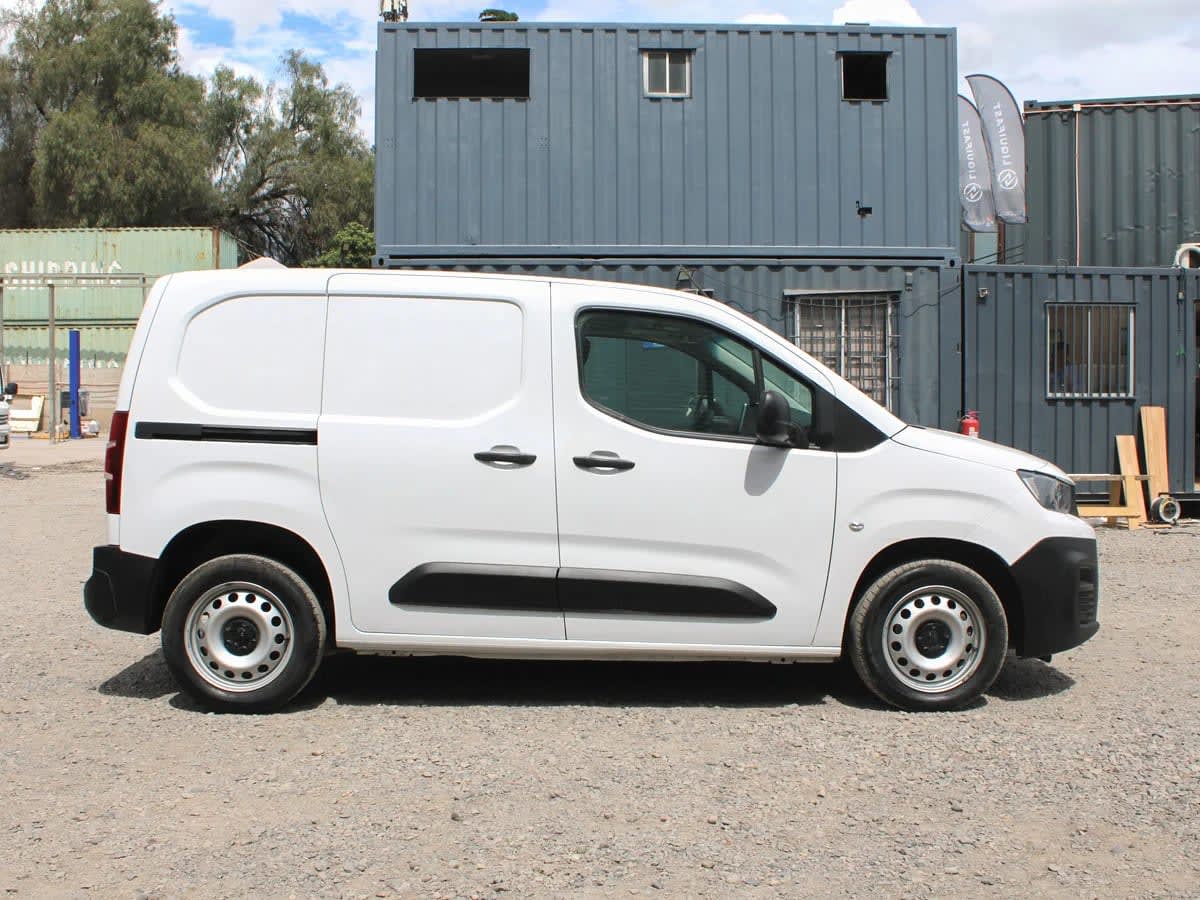 2023 Peugeot NUEVA PARTNER HDI 1.6 Blanco - Miniatura 3