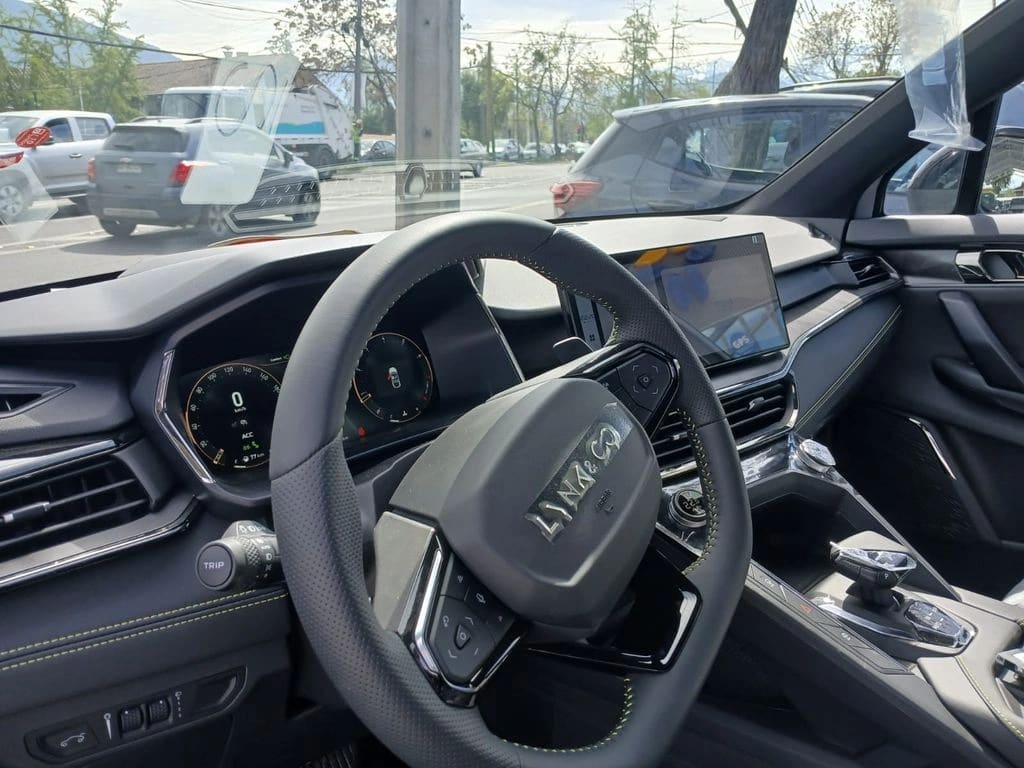 2027 Lynk & Co 06 1.5T - Miniatura 10