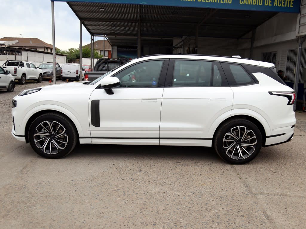 2027 Lynk & Co 09 LYNK&CO HALO - Miniatura 5