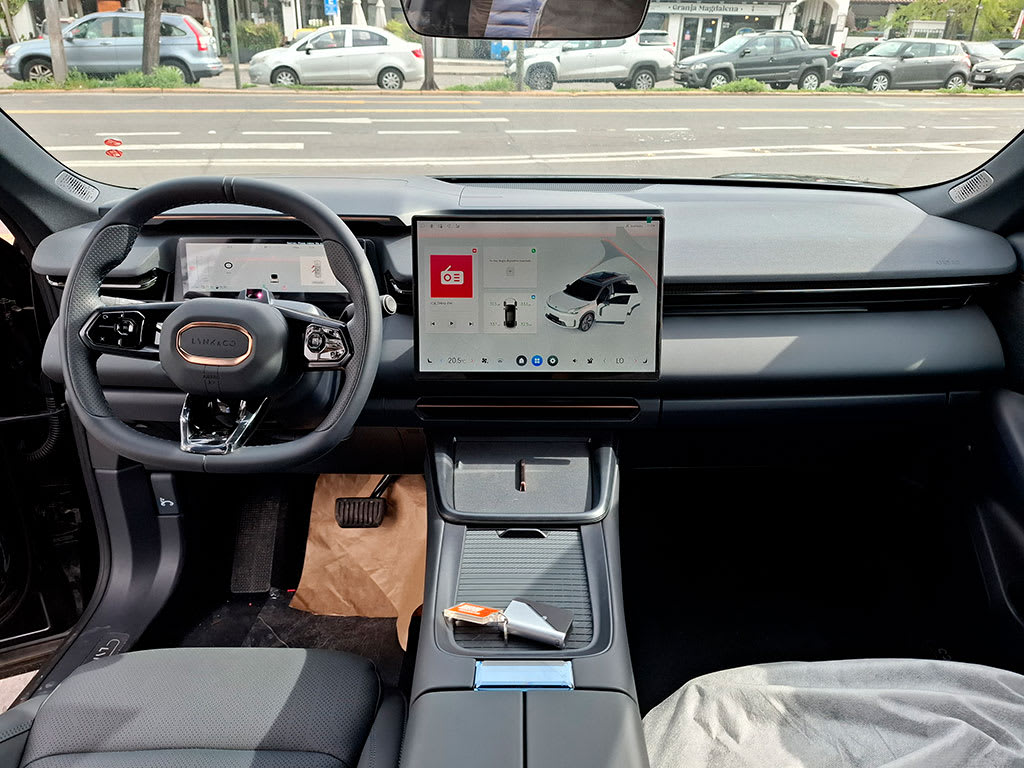 2027 Lynk & Co 08 LYNK&CO PHEV - Miniatura 4
