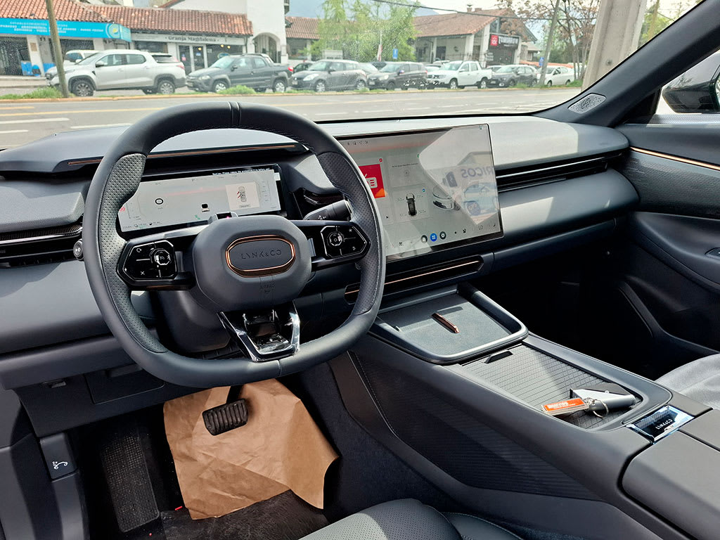 2027 Lynk & Co 08 LYNK&CO PHEV - Miniatura 6