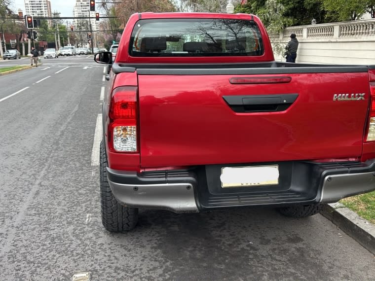 2022 TOYOTA HILUX DX - Miniatura 5