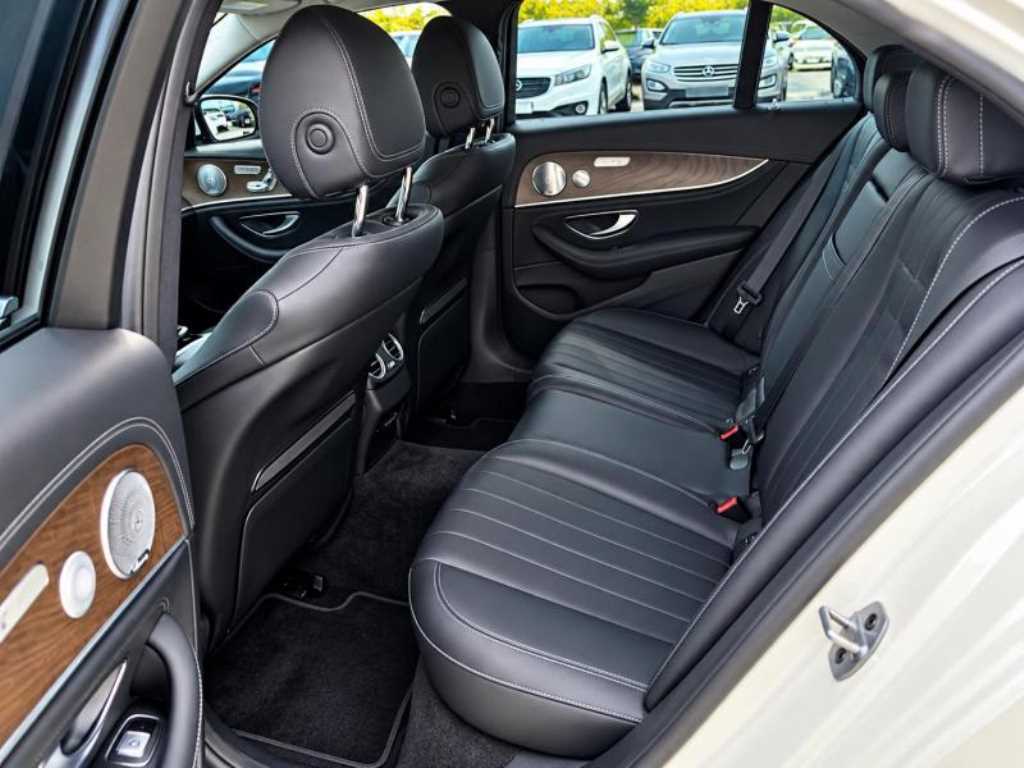 2019 Mercedes-Benz Clase E E - Miniatura 10