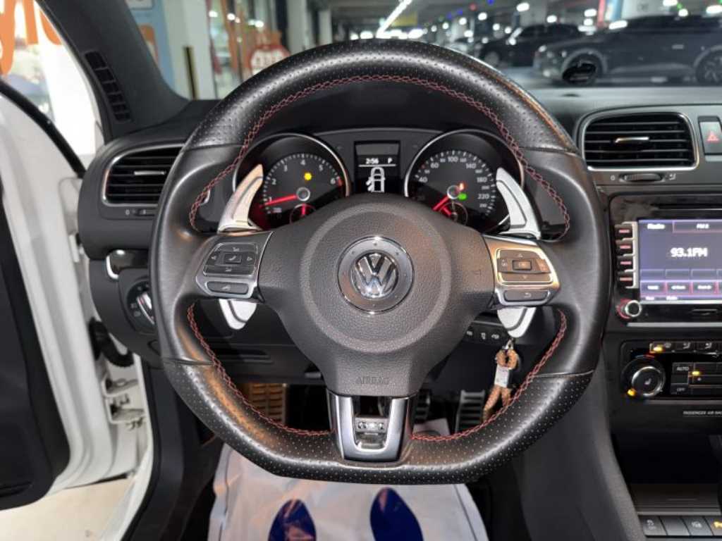 2011 Volkswagen Golf 6th - Miniatura 9