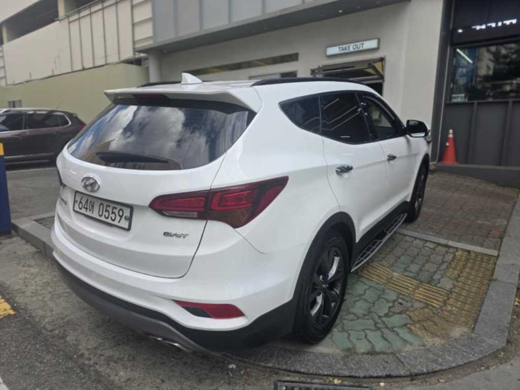 2017 Hyundai Santa Fe The Blanco - Miniatura 4