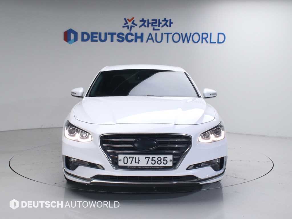 2018 Hyundai Grandeur IG Blanco - Miniatura 3