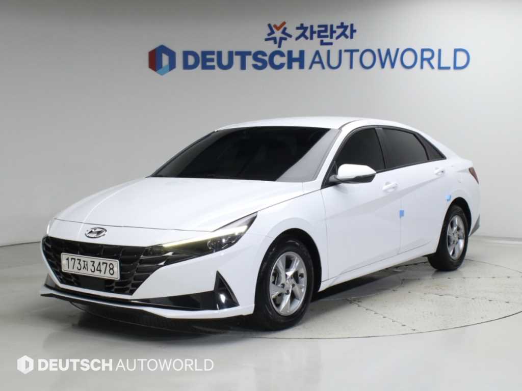 2021 Hyundai Avante (CN7) Blanco - Miniatura 3