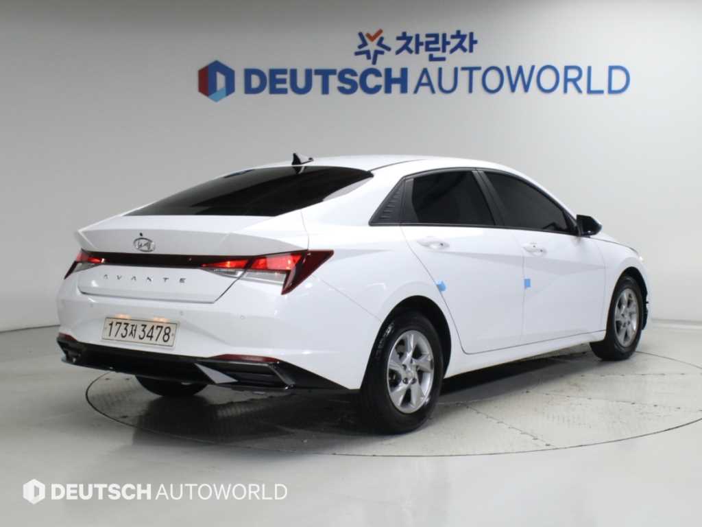 2021 Hyundai Avante (CN7) Blanco - Miniatura 5