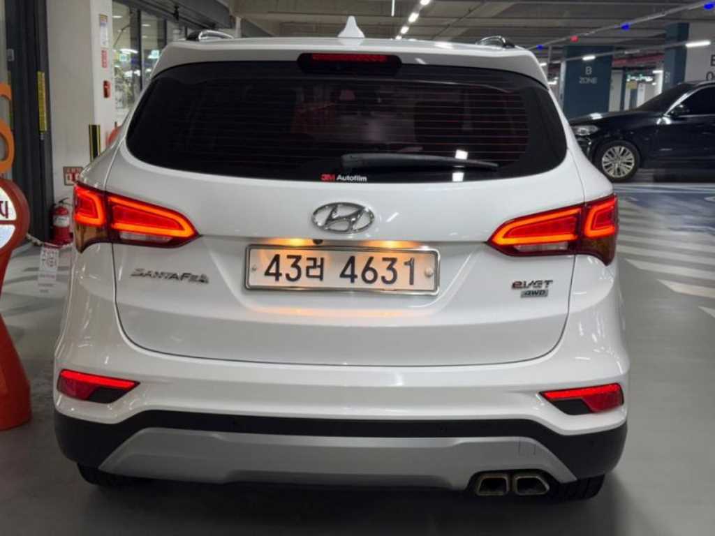 2016 Hyundai Santa Fe The Blanco - Miniatura 5