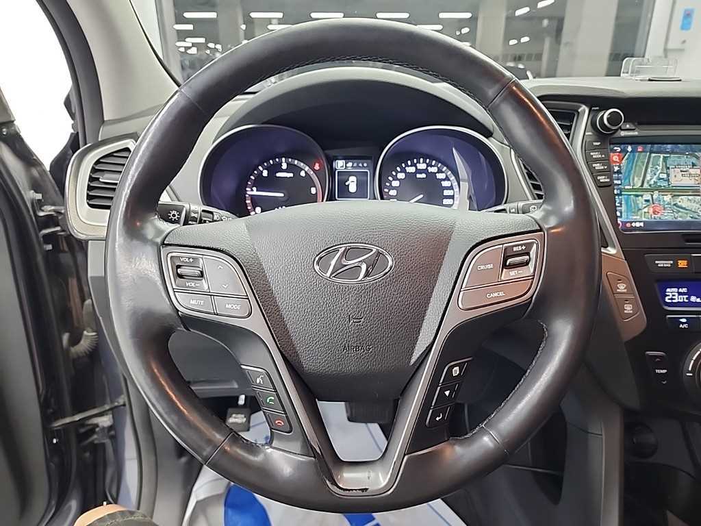 2016 Hyundai Santa Fe The Azul - Miniatura 9
