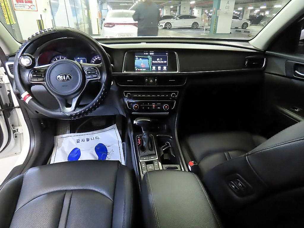 2017 Kia K5 2nd Blanco - Miniatura 10