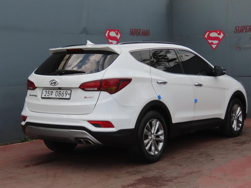 2016 Hyundai Santa Fe The Blanco - Miniatura 3