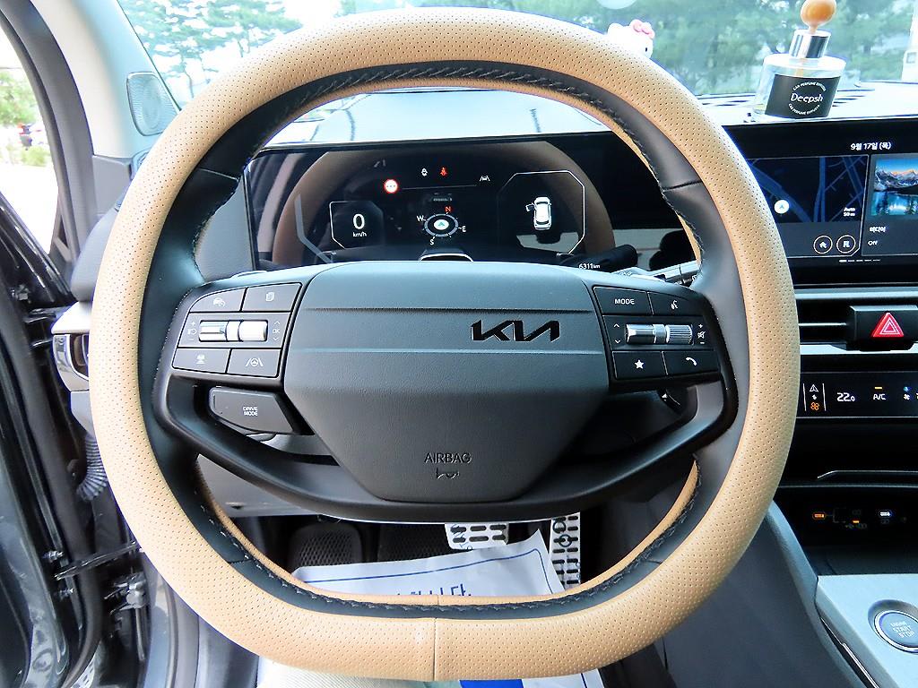 2025 Kia Sportage 5th Gris - Miniatura 8