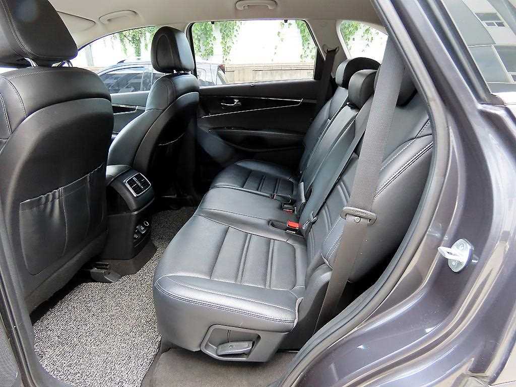 2015 Kia Sorento Diesel Gris - Miniatura 6