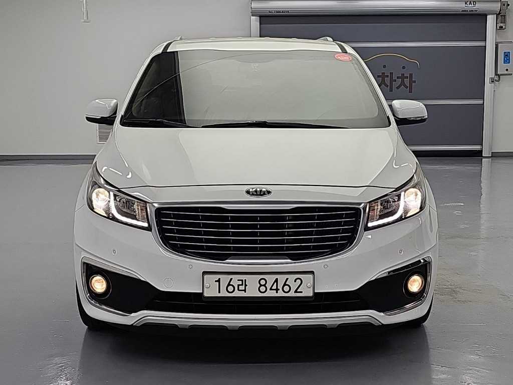 2015 Kia Carnival Diesel Blanco - Miniatura 2