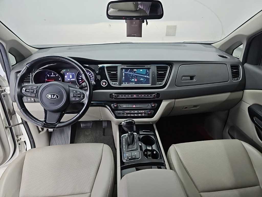 2015 Kia Carnival Diesel Blanco - Miniatura 7