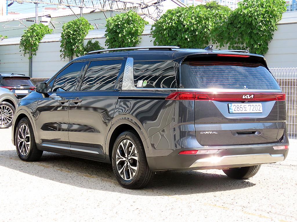 2023 Kia Carnival 4th Gris - Miniatura 3