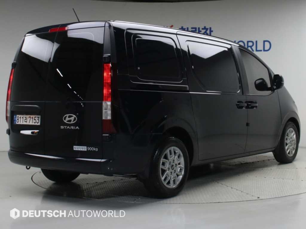 2025 Hyundai Staria Ref 423255 Diesel Negro - Miniatura 2