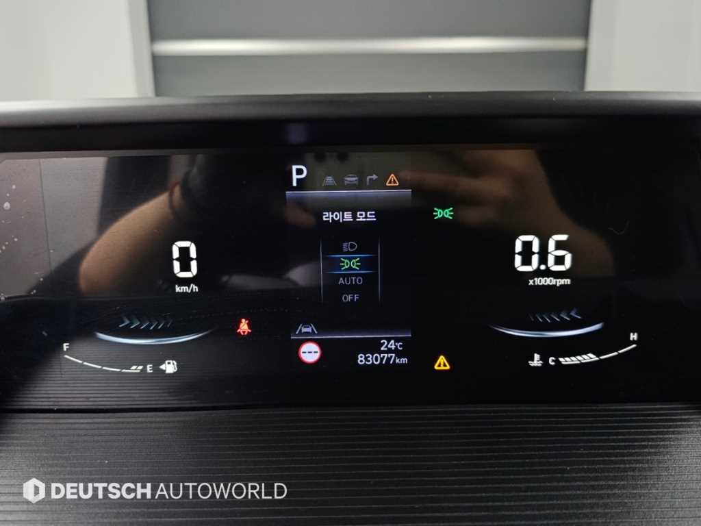 2025 Hyundai Staria Ref 423255 Diesel Negro - Miniatura 8