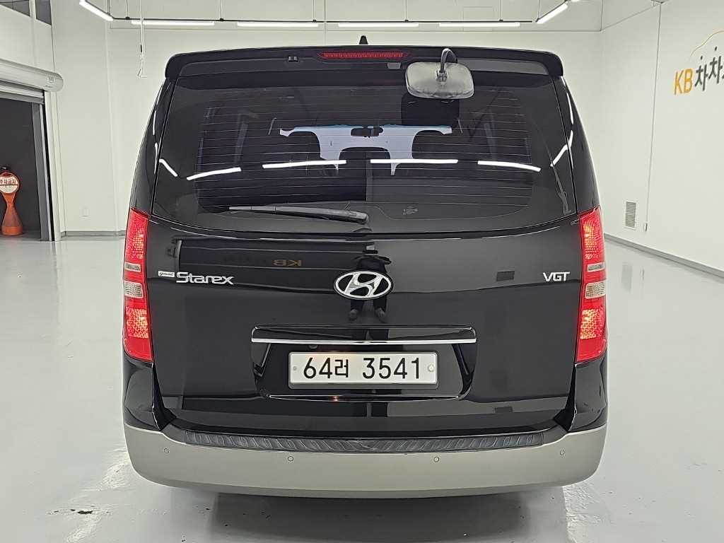 2019 Hyundai Starex Ref 423215 Diesel Negro - Miniatura 3