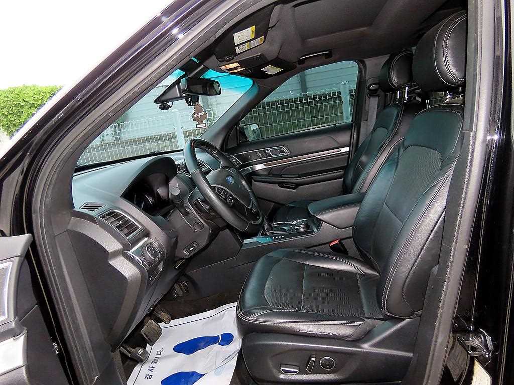 2016 Ford Explorer 3.5 Negro - Miniatura 5