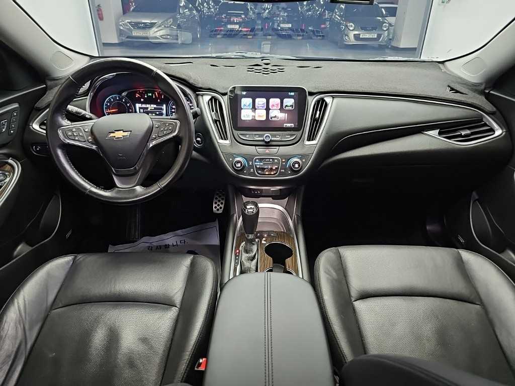 2017 Chevrolet Malibu 2.0 Negro - Miniatura 7