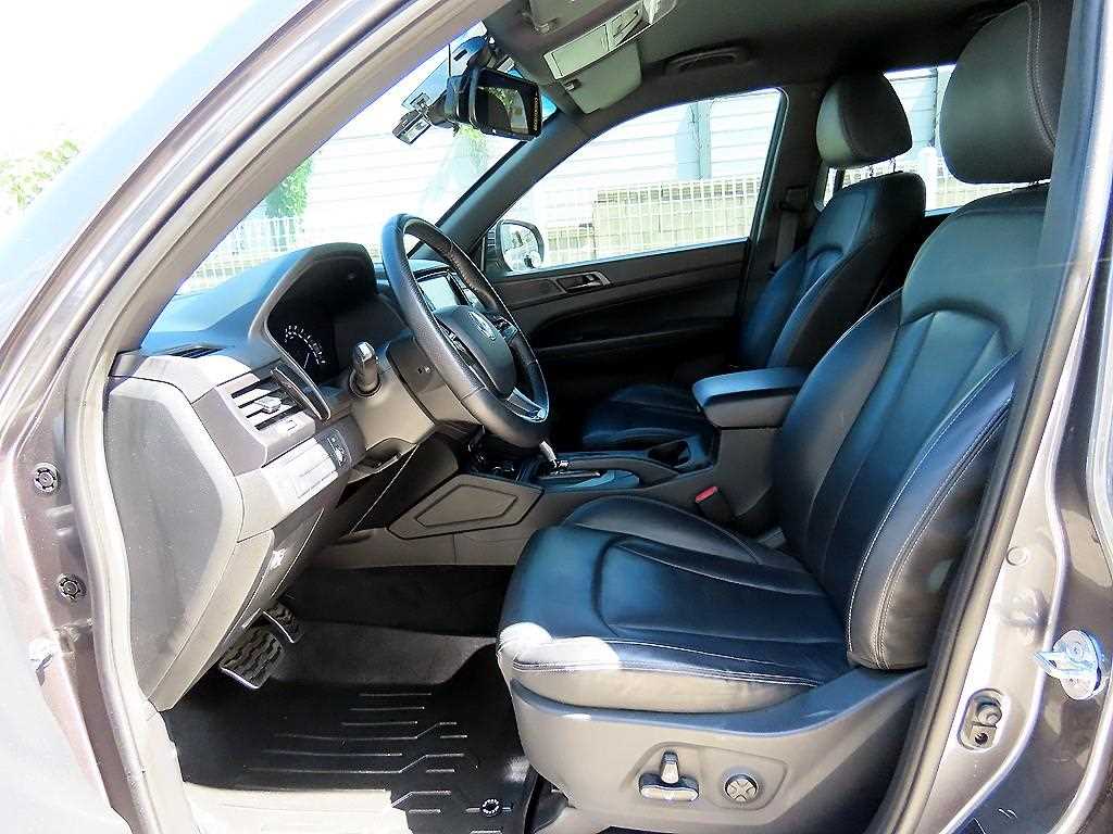 2020 SsangYong Rexton Sports Gris - Miniatura 5