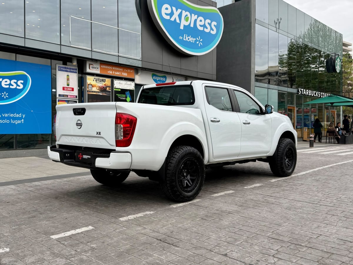 2023 Nissan Navara XE - Miniatura 4