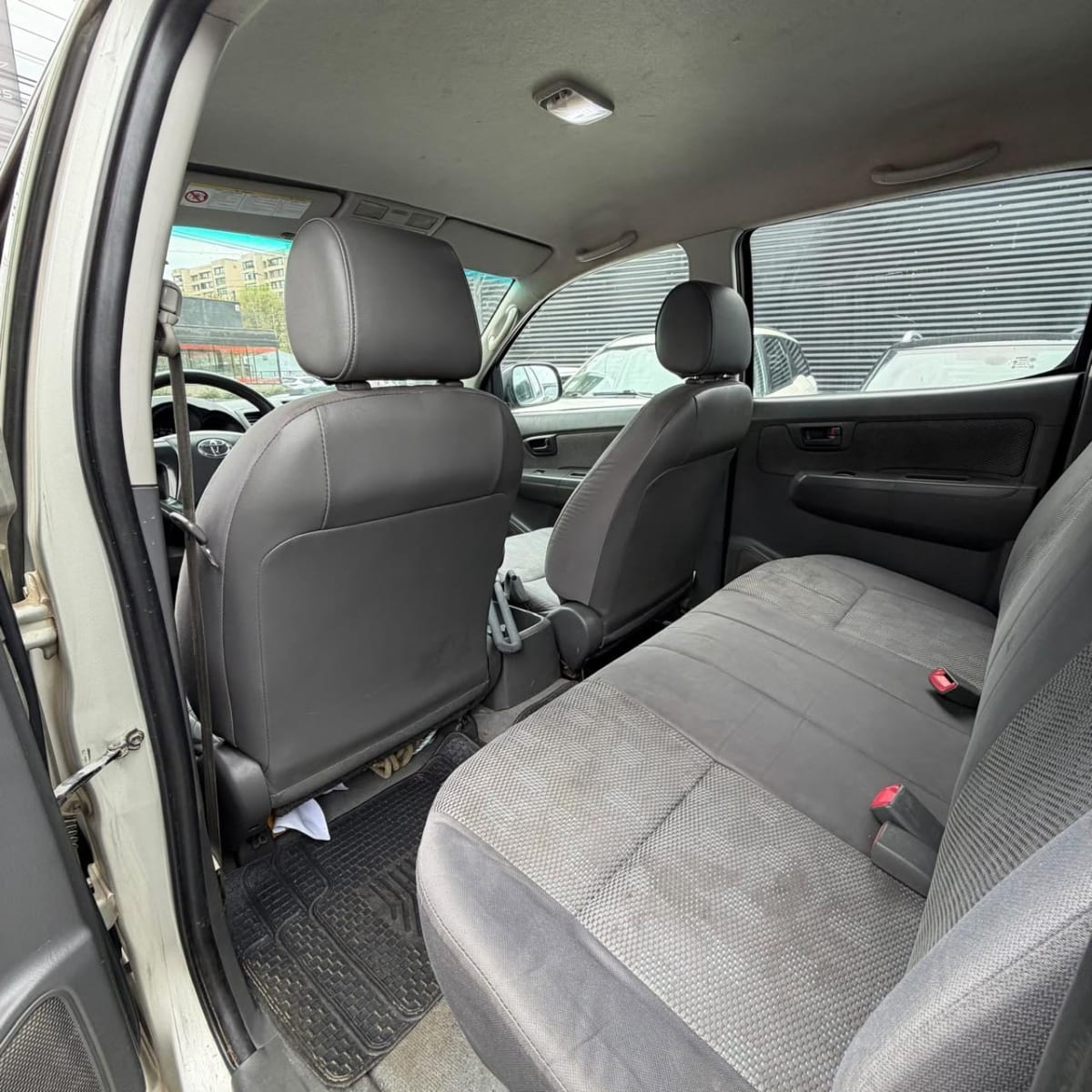 2013 Toyota Hilux 2.5 Plata - Miniatura 3